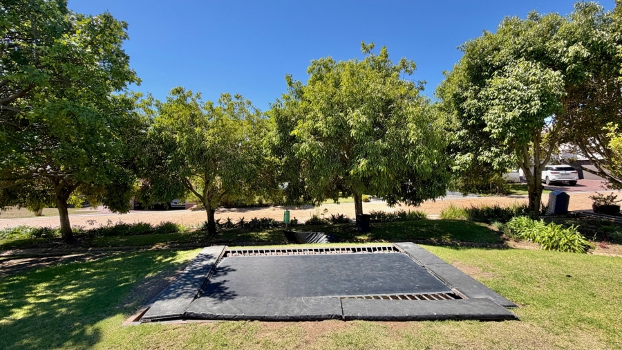 4 Bedroom Property for Sale in La Montagne Western Cape